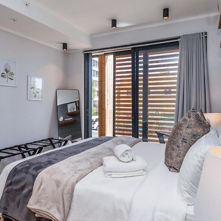 Luxurious Green Point Getaway Κέιπ Τάουν Εξωτερικό φωτογραφία
